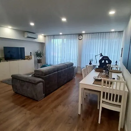 A H - Downtown Apartment