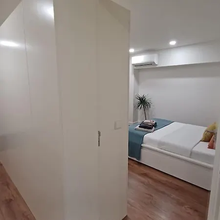 A H - Downtown Apartment